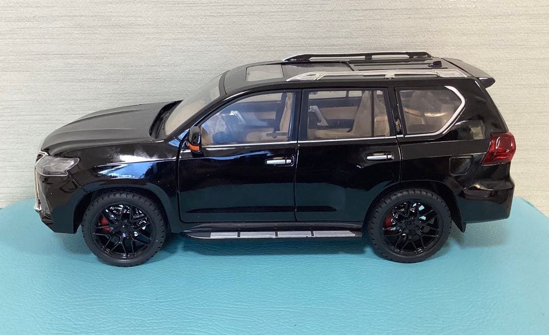 レクサス LX570 ブラック LEXUS 1/18