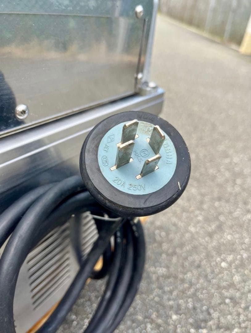 【フジマック】業務用 卓上電気フライヤー 3相200V 8リットル