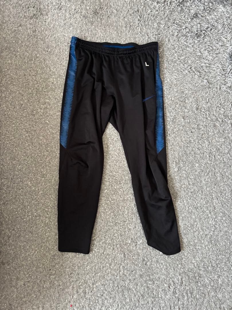 浦和レッズ　支給品ウェア