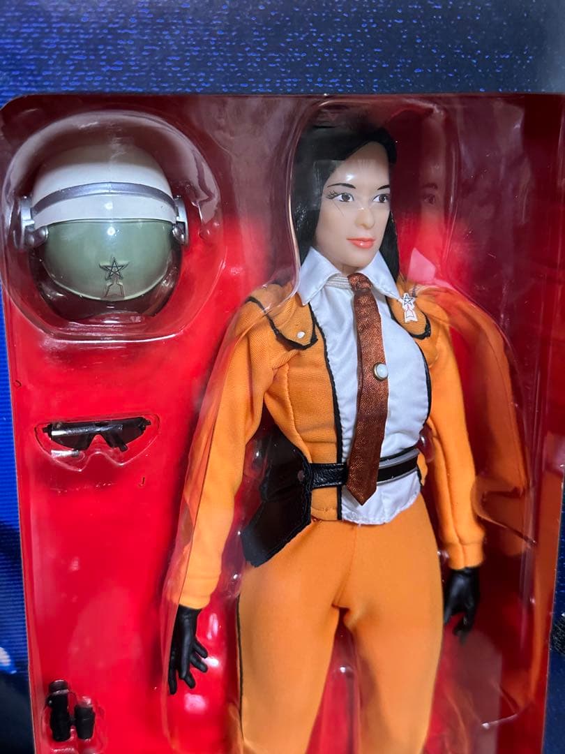 クールガール　科学特捜隊　フジアキコ隊員