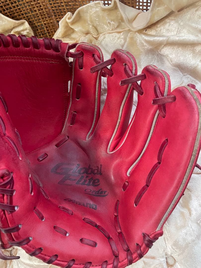 Mizuno Global Elite 軟式グローブ レッド オーダー