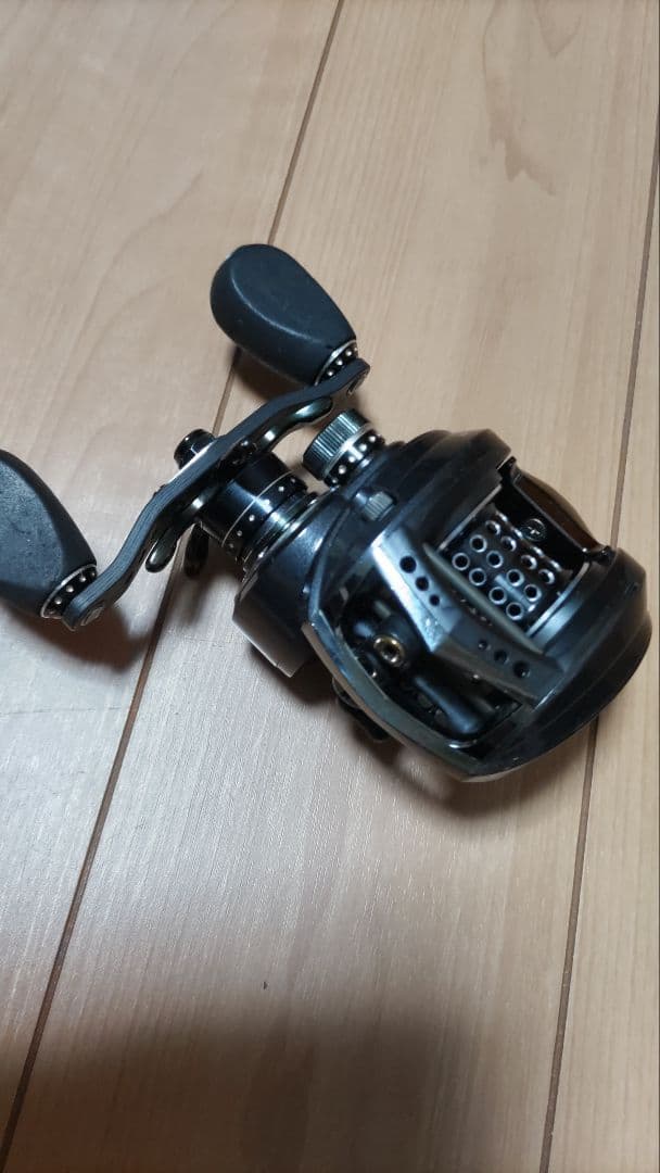 アブガルシア Revo LTX 右