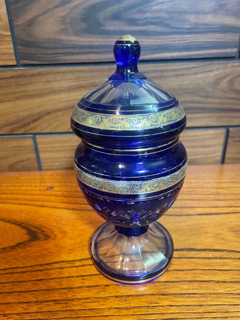 ゴブレット蓋付き　飾り　切子　金彩