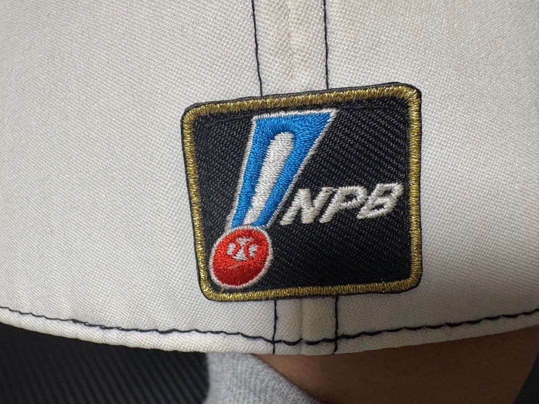 キャップ サイン入り NPBロゴ 大野雄大選手　田島選手のサイン入りです。