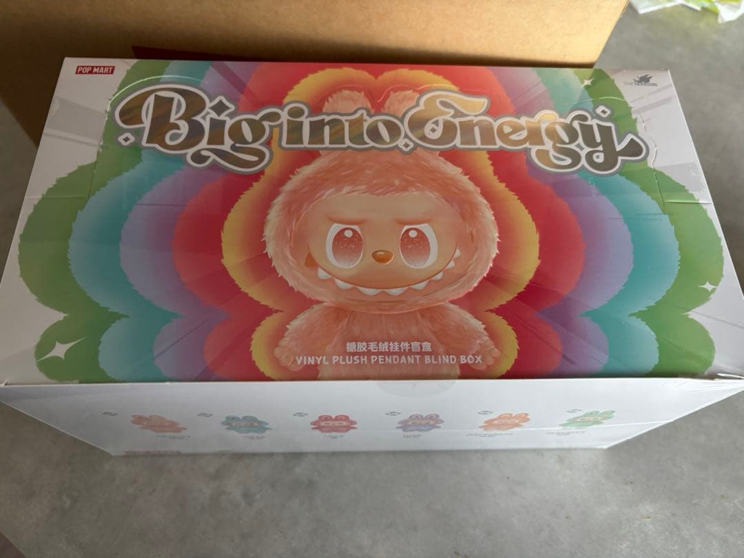 ももち　labubu The big into Energy