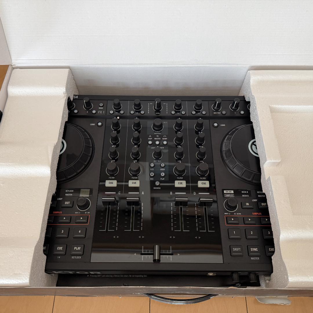 DJ機材 Native Instruments Traktor Kontrol S4 DJ