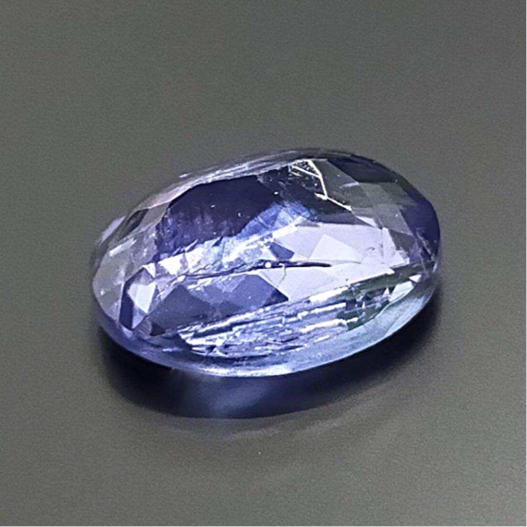 【タンザニア/メレラニ鉱山】チューブインクルージョン入りタンザナイトのルース