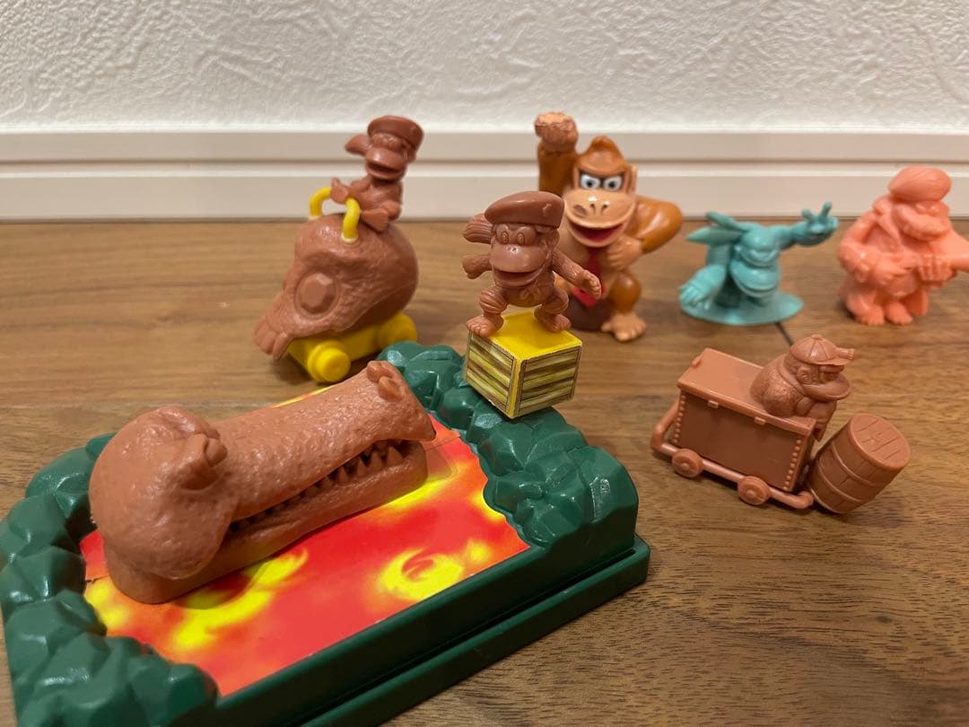 ドンキーコング　消しゴム　ガチャ　フィギュア