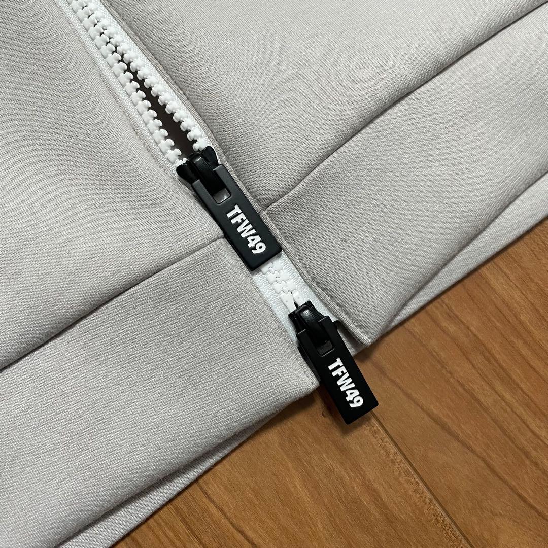 2025最新　定価4.7万　TFW49 フルジップ　パーカー　L グレー　ゴルフ