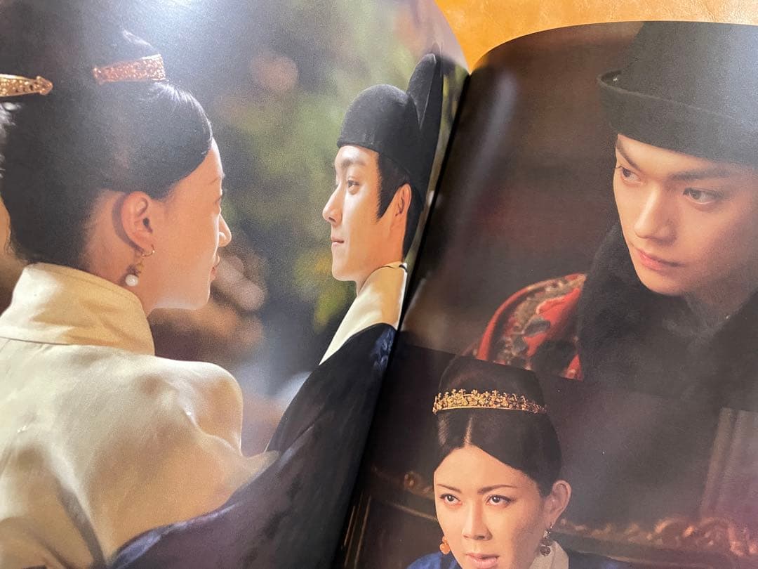 許凱　シュー カイ「尚食」写真集　A4サイズ64p写真集　カード類付き