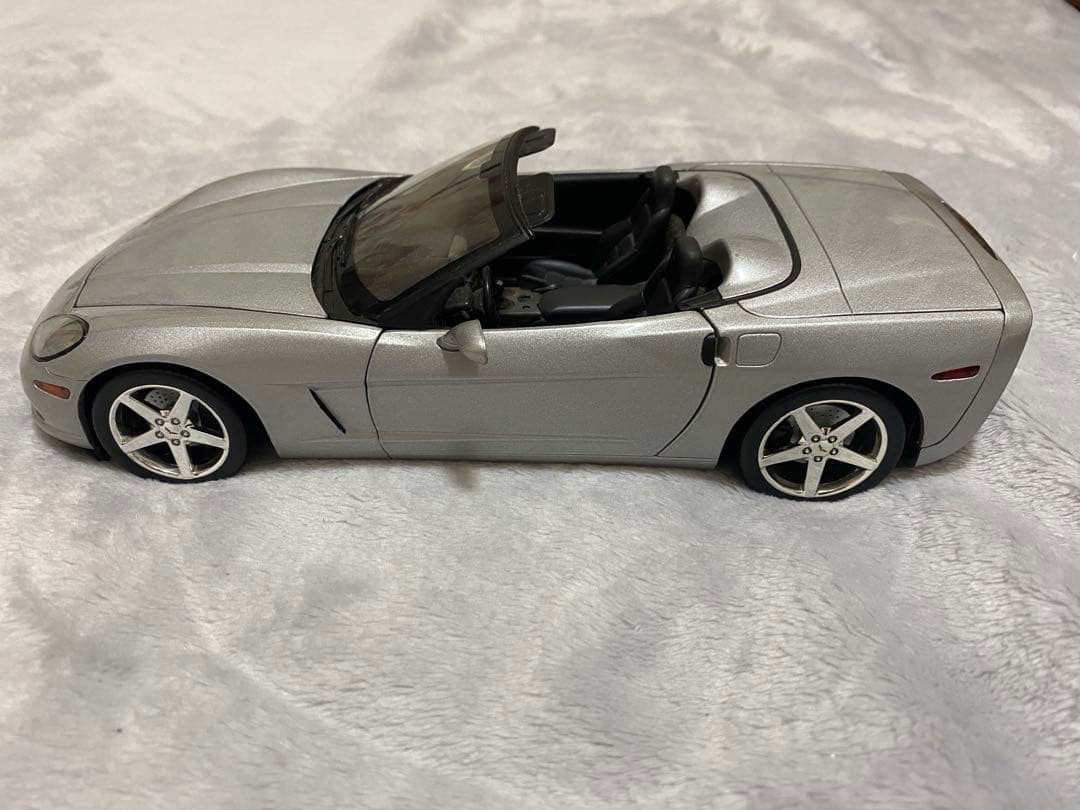 ミニカー HOTWHEELS Corvette C6 1/18