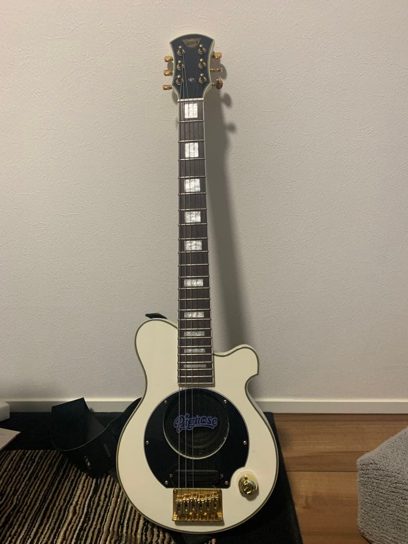 ポ*ー様 Pignose Guitar ホワイト　ピグノーズギター　PGG-25