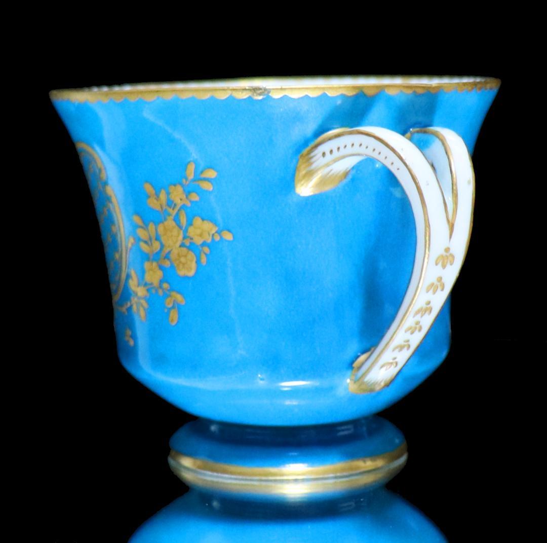 オールド・セーブル 美術館級 1764年 青地色絵金彩鳥図 カップ&ソーサー