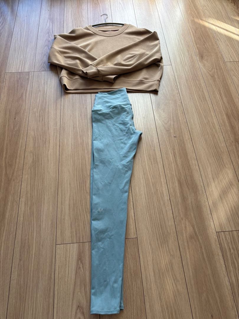 lululemon トレーナー レディースL クロップド丈 速乾