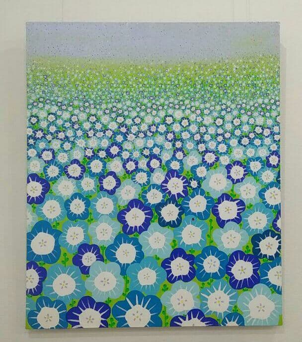 ハッピーネモフィラ畑　F20号　ハッピー太陽画家小楠アキコ作品