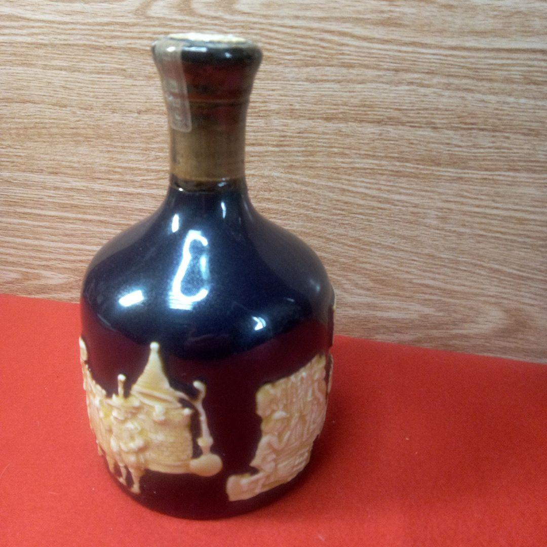 ザウイスキー　未開封　サントリー　有田焼　陶器　ボトル