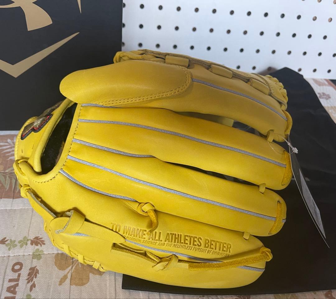 UNDER ARMOUR 軟式グローブ CB8041 イエロー