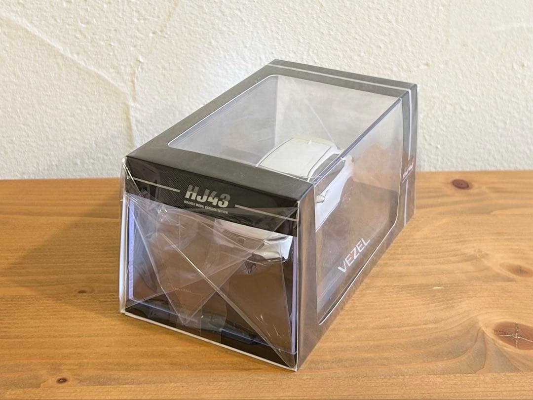 ホンダ ヴェゼル 1/43 プラチナホワイト ミニカー HJ431002SW