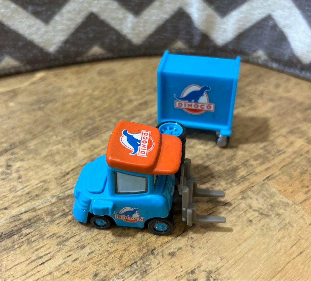 マテル　カーズ　DINCOCO キングハウラー、キング、ピットクルーのセット