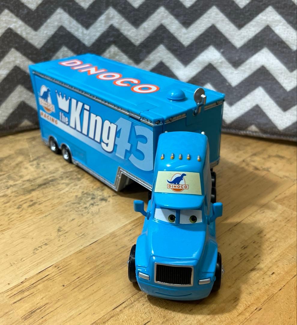マテル　カーズ　DINCOCO キングハウラー、キング、ピットクルーのセット