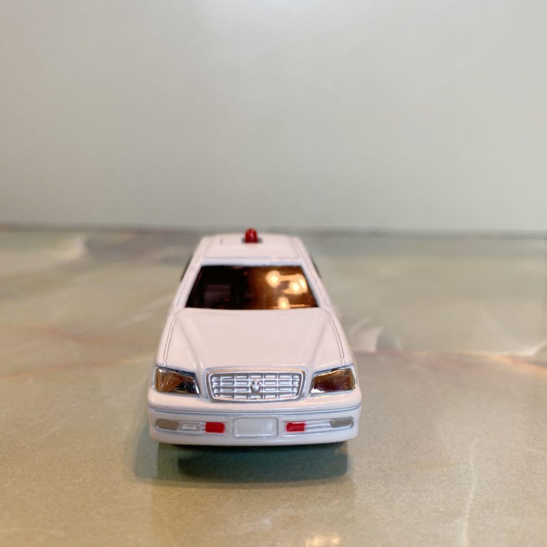 トミカNO.92トヨタクラウンハイブリッド(MP YOKOTA AIR BASE