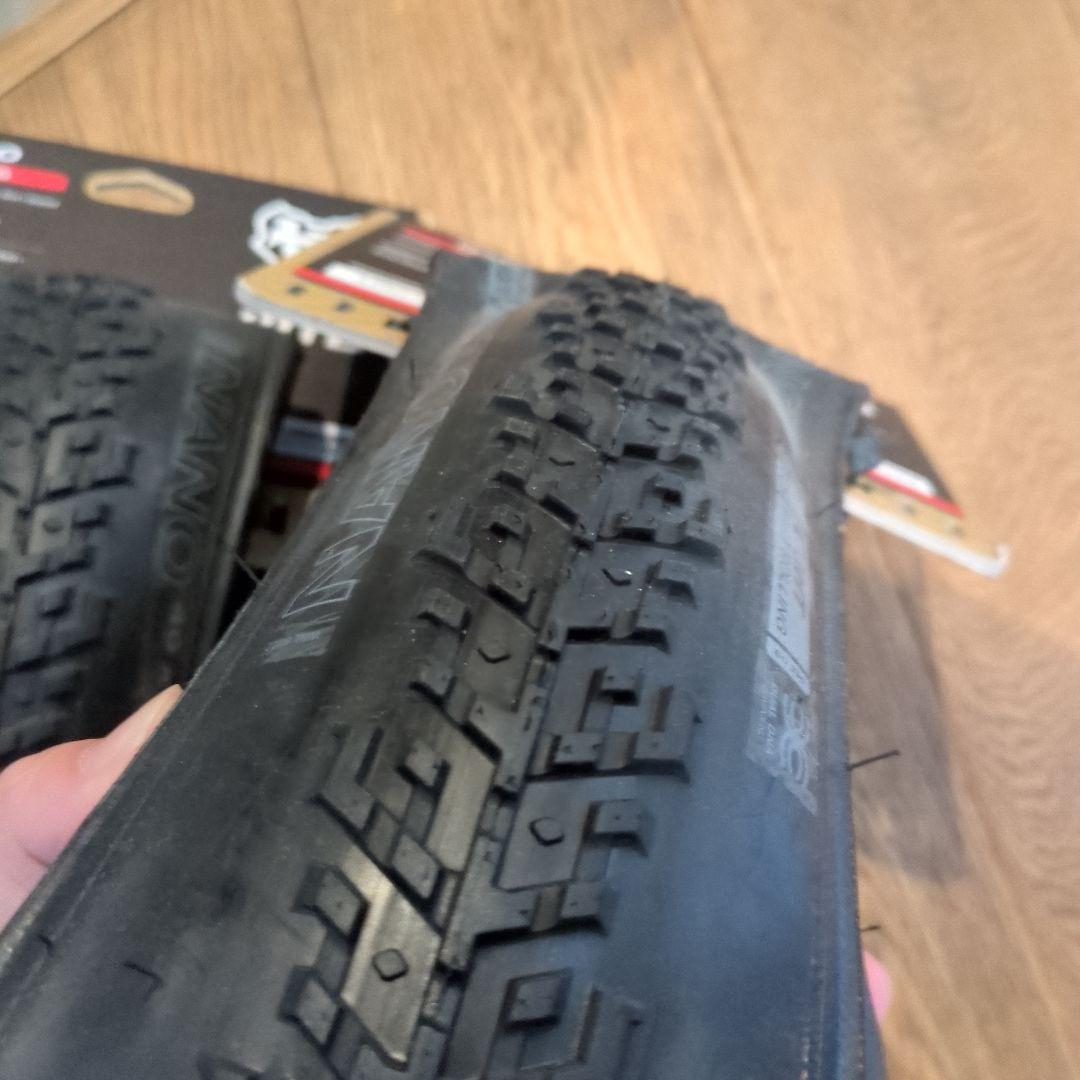 WTB NANO 40 x 700 チューブレス クリンチャー 両用