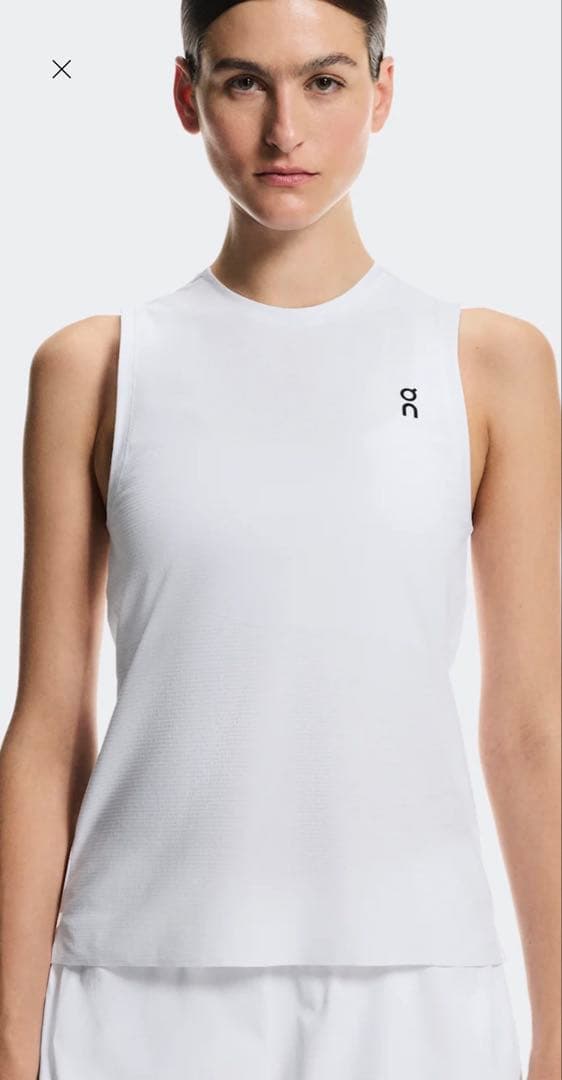 【新品】 on テニスLサイズ 白タンクトップ イガシフィオンテク 全豪オープン