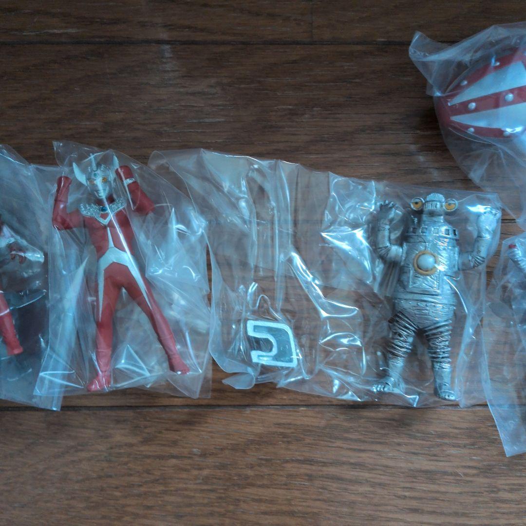 d*2様 HG 原色　ウルトラ怪獣大百科　大ピンチ＆大チャンスver