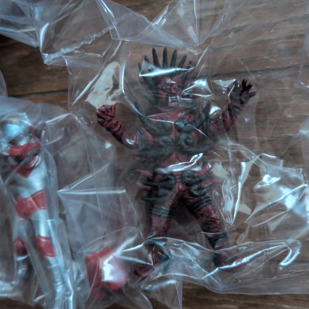 d*2様 HG 原色　ウルトラ怪獣大百科　大ピンチ＆大チャンスver