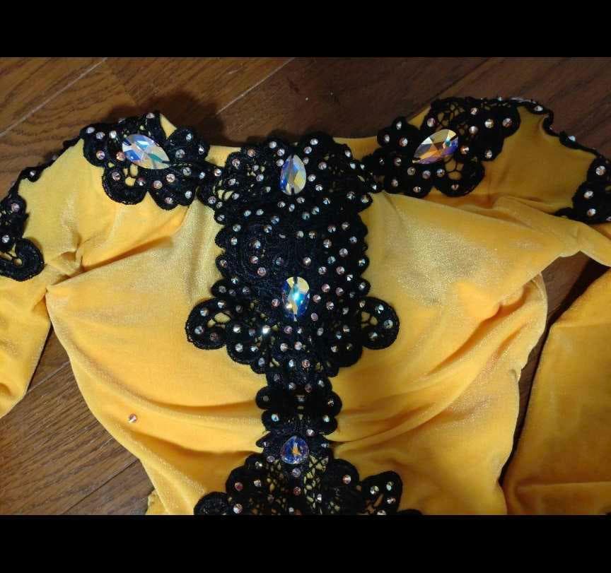 2月限定価格中古ラテンドレス(海外製) Sサイズ モデル身長145cm