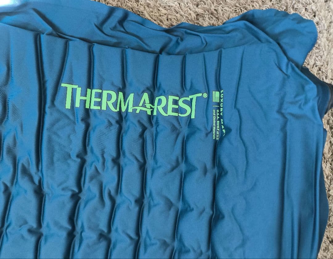 R6 サーマレスト ラグジュアリーマップ　インフレータースリーピングマット