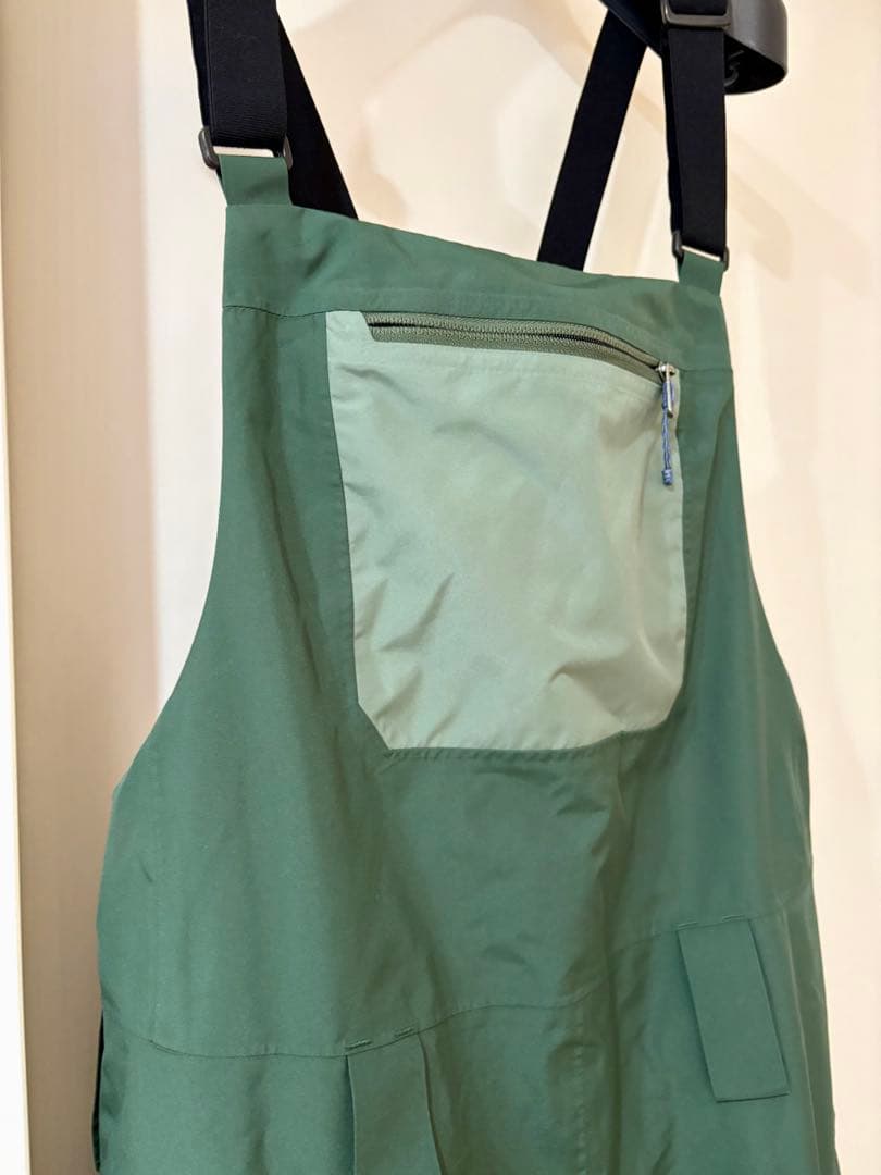 パタゴニア　パウダータウン　ビブ　ウィメンズ　お尻に擦れあり