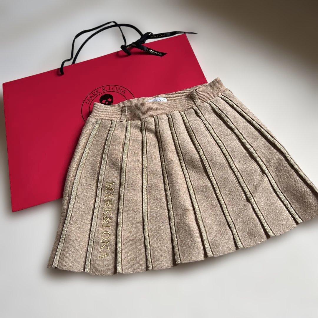 NO8！マーク＆ロナ　2024ラメニットスカート