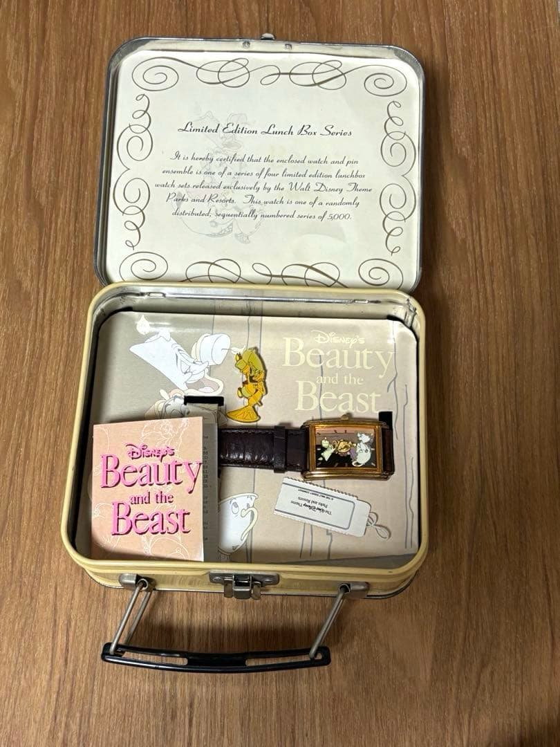 【コレクター必見！】限定5000本！美女と野獣の缶BOX入り腕時計(オマケ付)