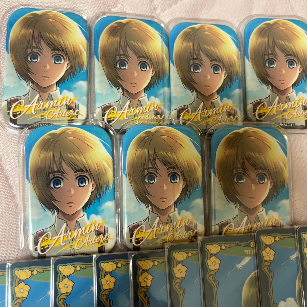進撃の巨人 アルミン まるかく缶バッチ アルカナカード