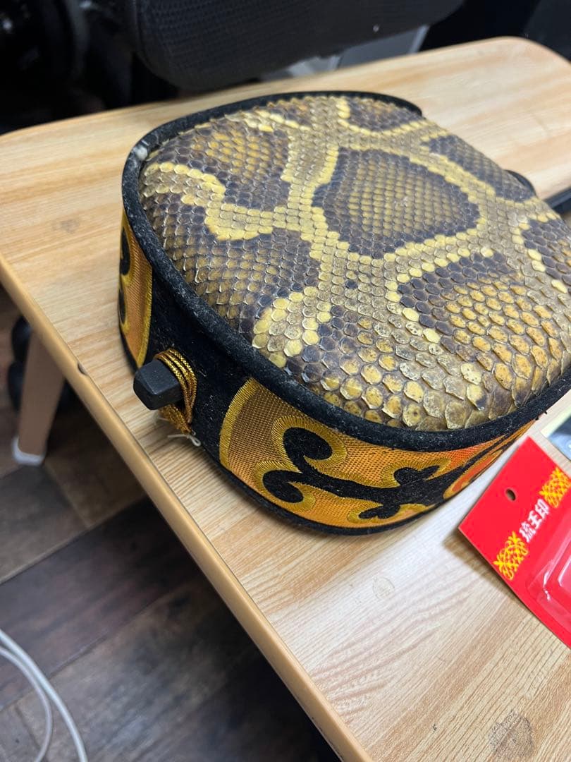 沖縄三線 沖縄三味線 三味線 蛇皮張り ヘビ皮 ケース付属