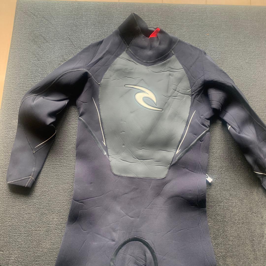 二点Ripcurl 2mm ￼ウェットスーツ