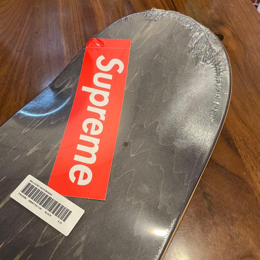 supreme シュプリーム　スケボー　スケボーデッキ　8.25 新品未使用