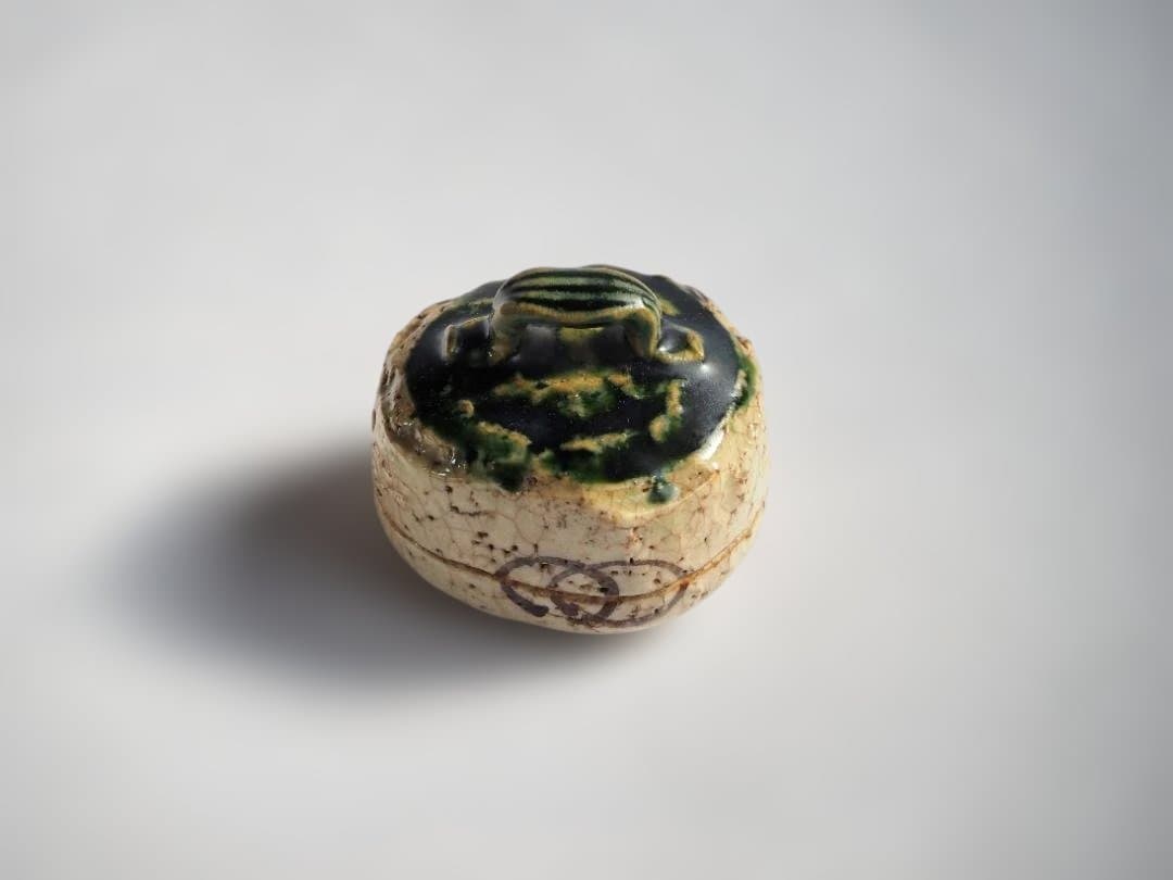 山口錠銕造『織部香合』（共箱）