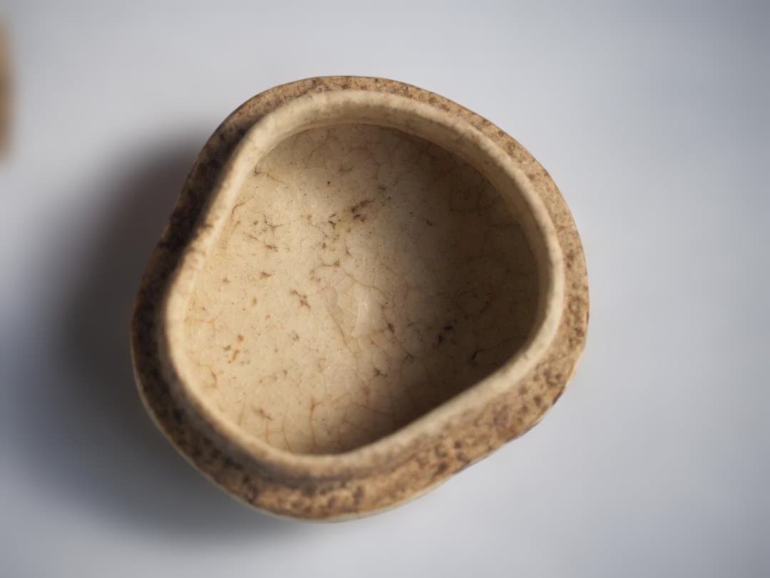 山口錠銕造『織部香合』（共箱）