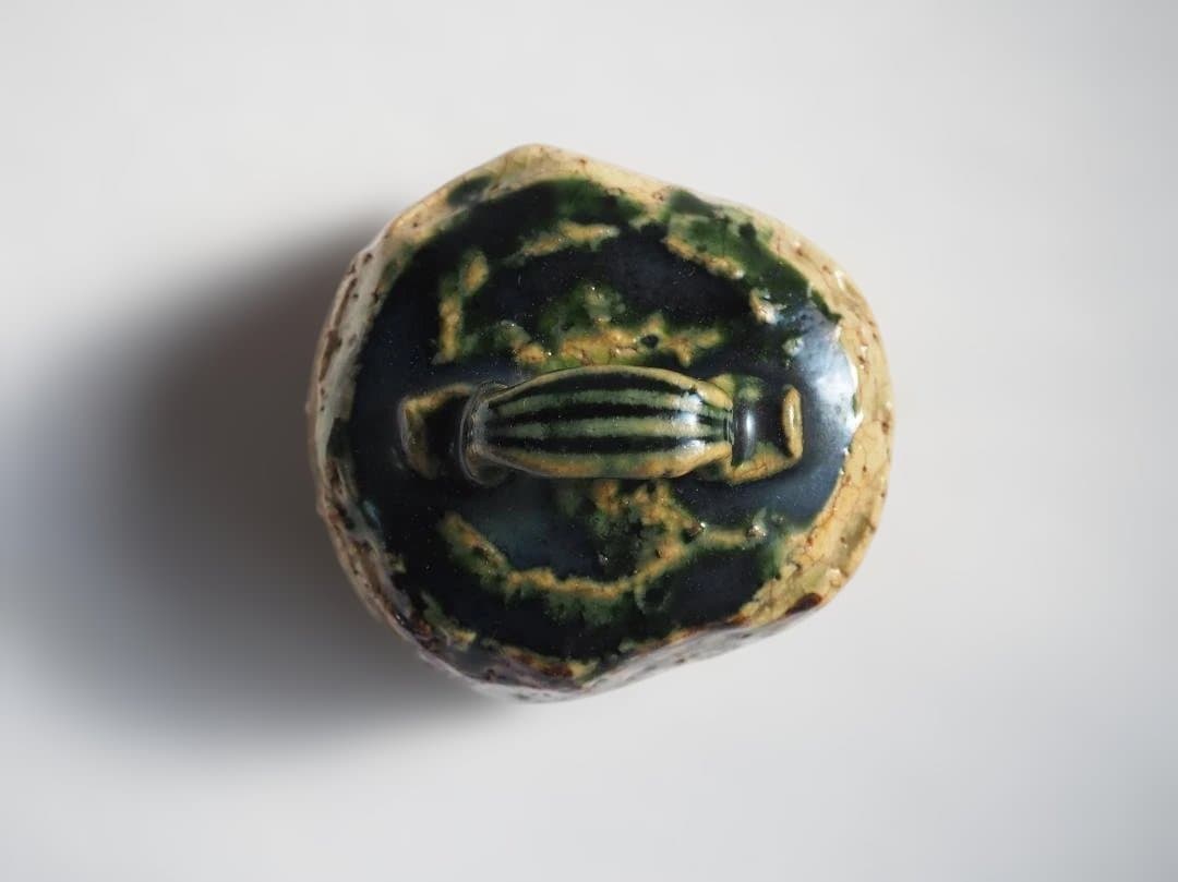 山口錠銕造『織部香合』（共箱）