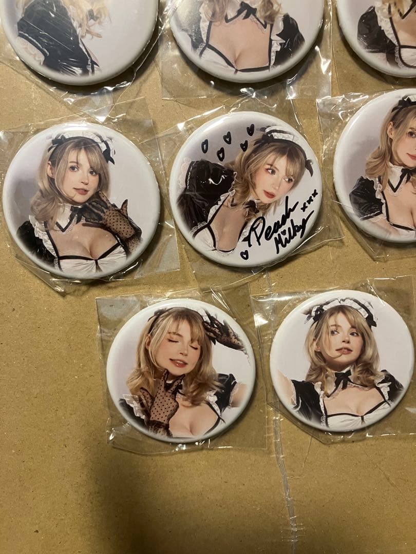 ソフィー　Sophie S コスプレ　直筆サイン缶バッジ PeachMilky