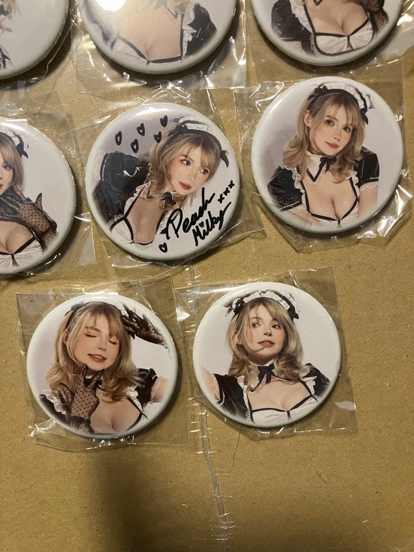 ソフィー　Sophie S コスプレ　直筆サイン缶バッジ PeachMilky