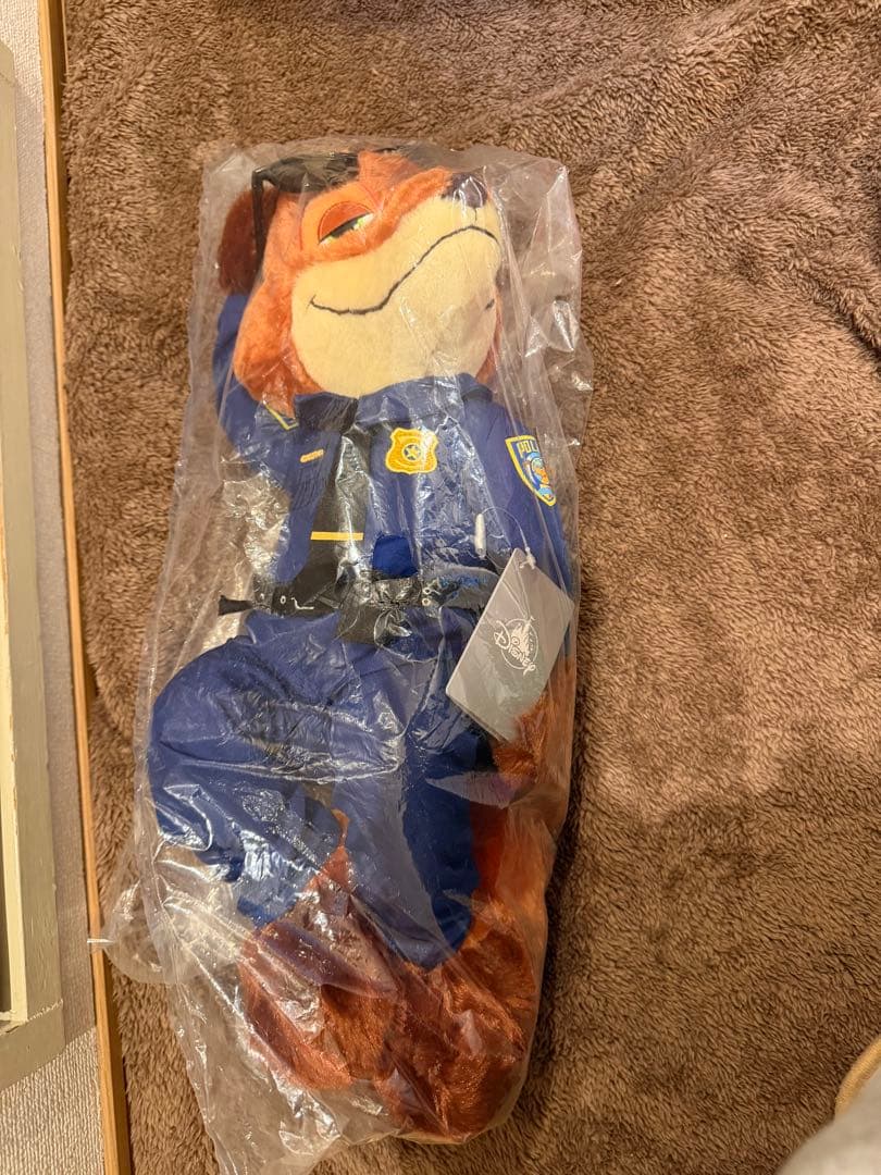 【新品未使用】ディズニーストア 警官ニック ぬいぐるみ 3店舗限定