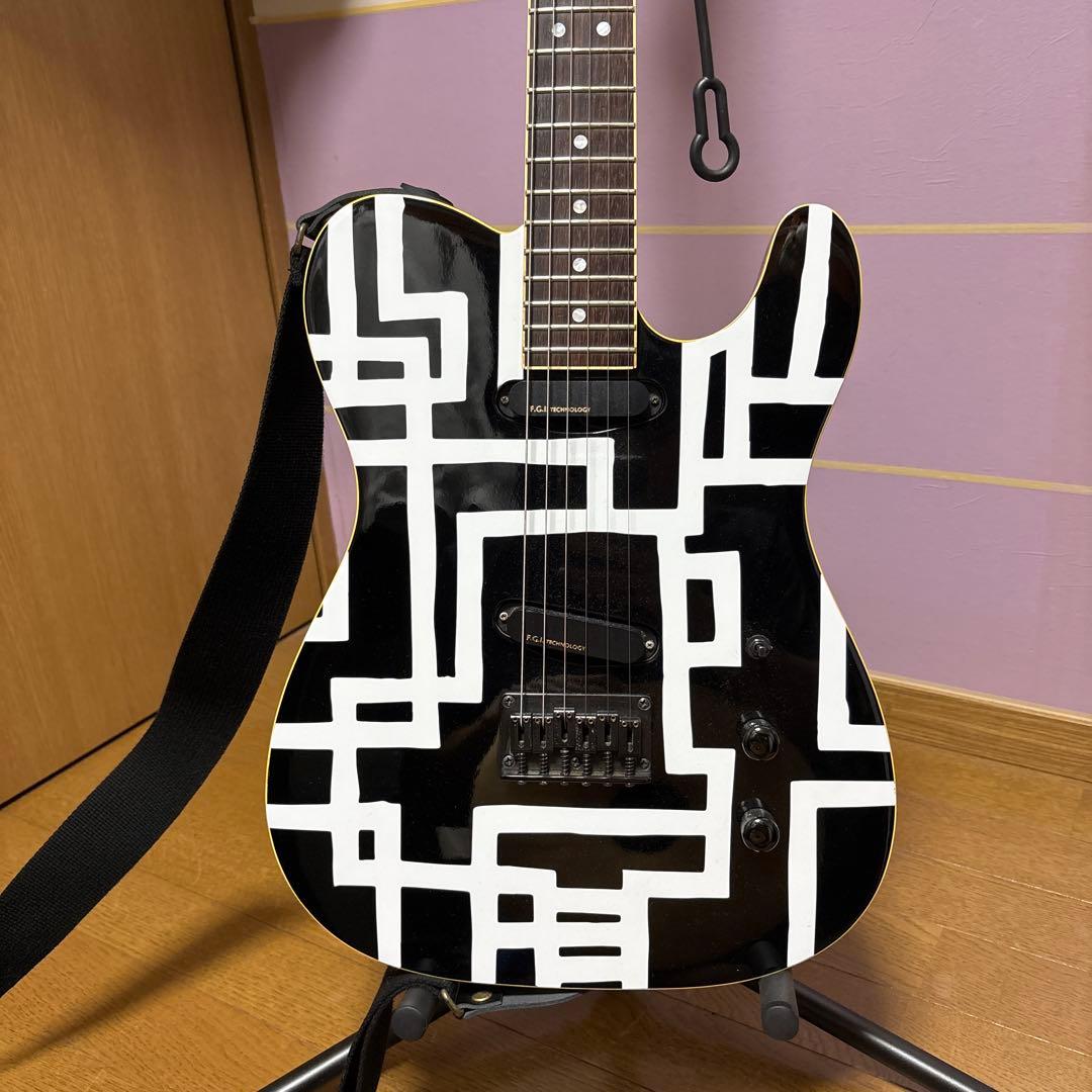 Fernandes エレキギター (布袋風カットステッカー貼付済)