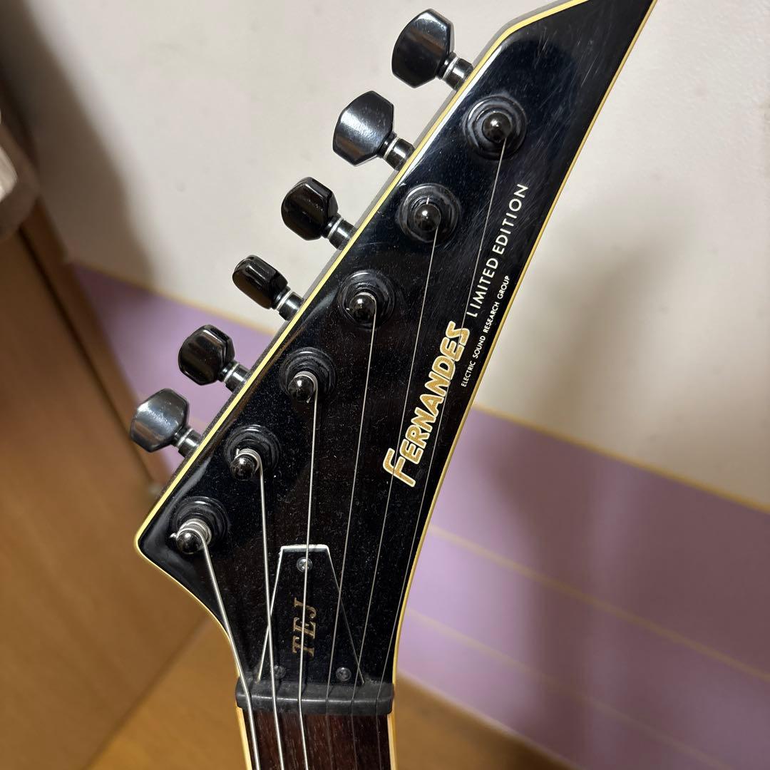 Fernandes エレキギター (布袋風カットステッカー貼付済)