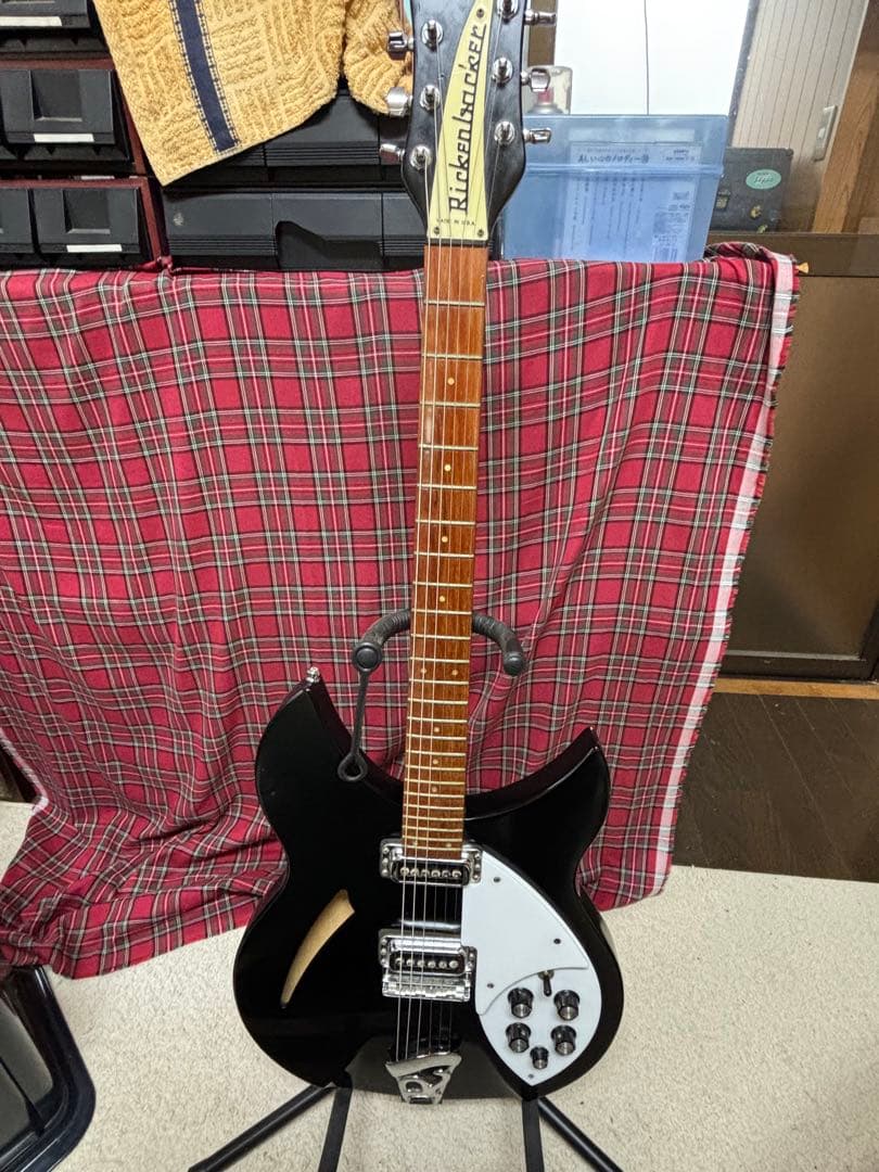 Rickenbacker 330 Jetglo 2009製