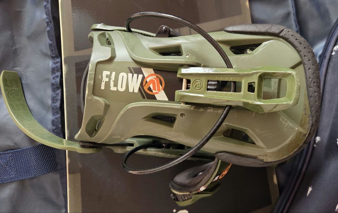 FLOWスノーボード ビンディング ケース付き