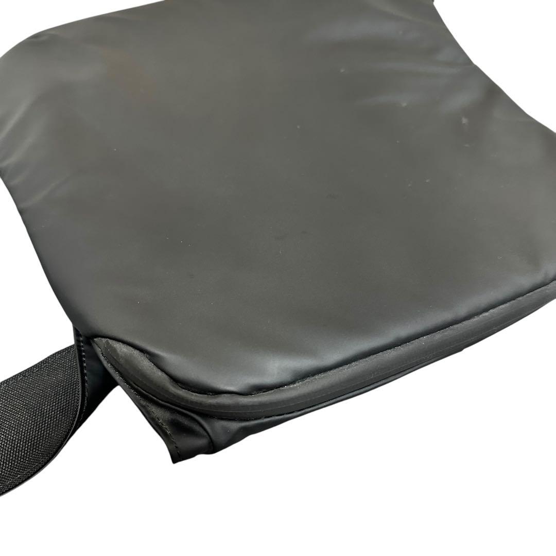 less is 薄いリュック【ミニマリストしぶ制作】