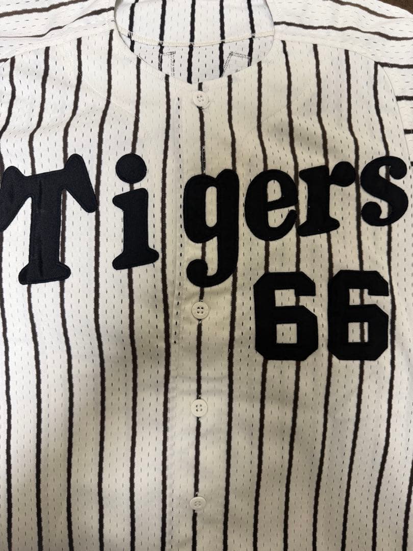 希少品 阪神タイガース 1990年 ホーム #66 坂孝一実使用ユニフォーム
